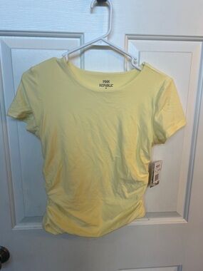 Pink Republic Pale Yellow Short Sleeve Crop Tee
